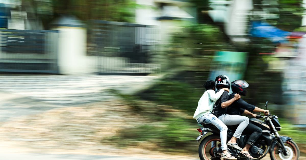 assurez votre moto avec notre assurance spéciale pour motocyclistes. obtenez une couverture complète pour protéger votre moto et votre tranquillité d'esprit.