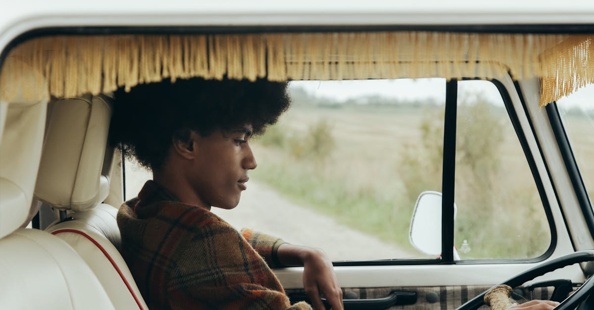 découvrez les tarifs pour jeunes conducteurs et économisez sur votre assurance auto avec nos offres avantageuses.