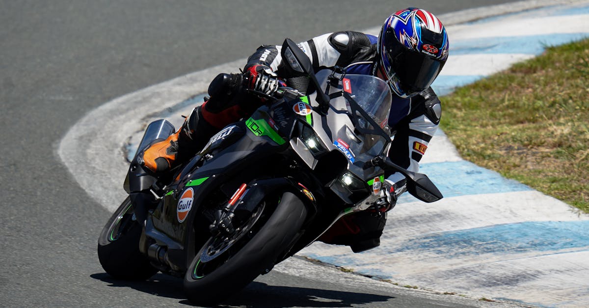 découvrez notre assurance moto adaptée à vos besoins ! protégez votre véhicule avec des garanties complètes et un tarif compétitif. obtenez un devis personnalisé en quelques minutes et roulez en toute sérénité.