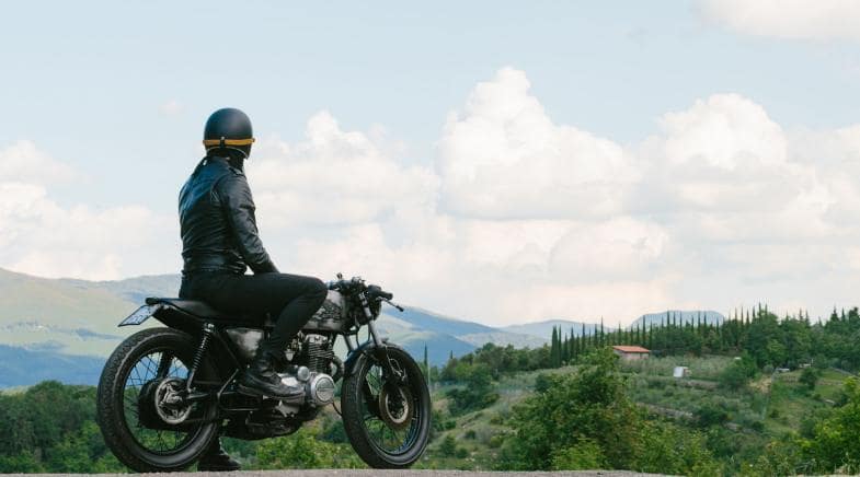 découvrez l'assurance moto adaptée aux jeunes conducteurs. obtenez des tarifs compétitifs et des garanties sur mesure pour rouler en toute sécurité. protégez votre passion avec une couverture complète et des conseils personnalisés.