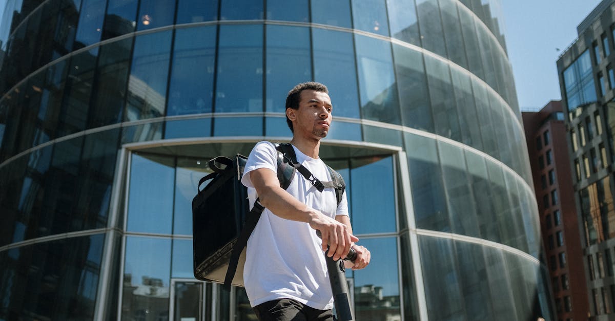 assurez votre trottinette électrique en toute tranquillité avec notre assurance spécialisée. protégez-vous contre les accidents, le vol et les dommages et profitez de vos trajets en toute sérénité.