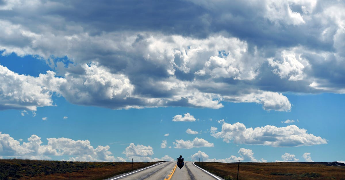 découvrez notre assurance moto adaptée à vos besoins ! profitez de couvertures complémentaires, d'une assistance 24/7 et de tarifs compétitifs pour rouler en toute sérénité. protégez votre passion avec une assurance qui vous accompagne sur toutes les routes.