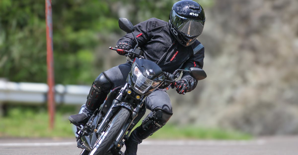 protégez votre moto avec une assurance adaptée à vos besoins. découvrez nos offres compétitives pour une couverture complète, des conseils d'experts et un service client à votre écoute.