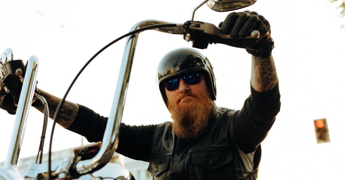 obtenez votre permis de conduire pour moto avec notre guide complet. découvrez les étapes nécessaires, les exigences et les conseils pour réussir votre examen et profiter pleinement de votre expérience de conduite sur deux roues.