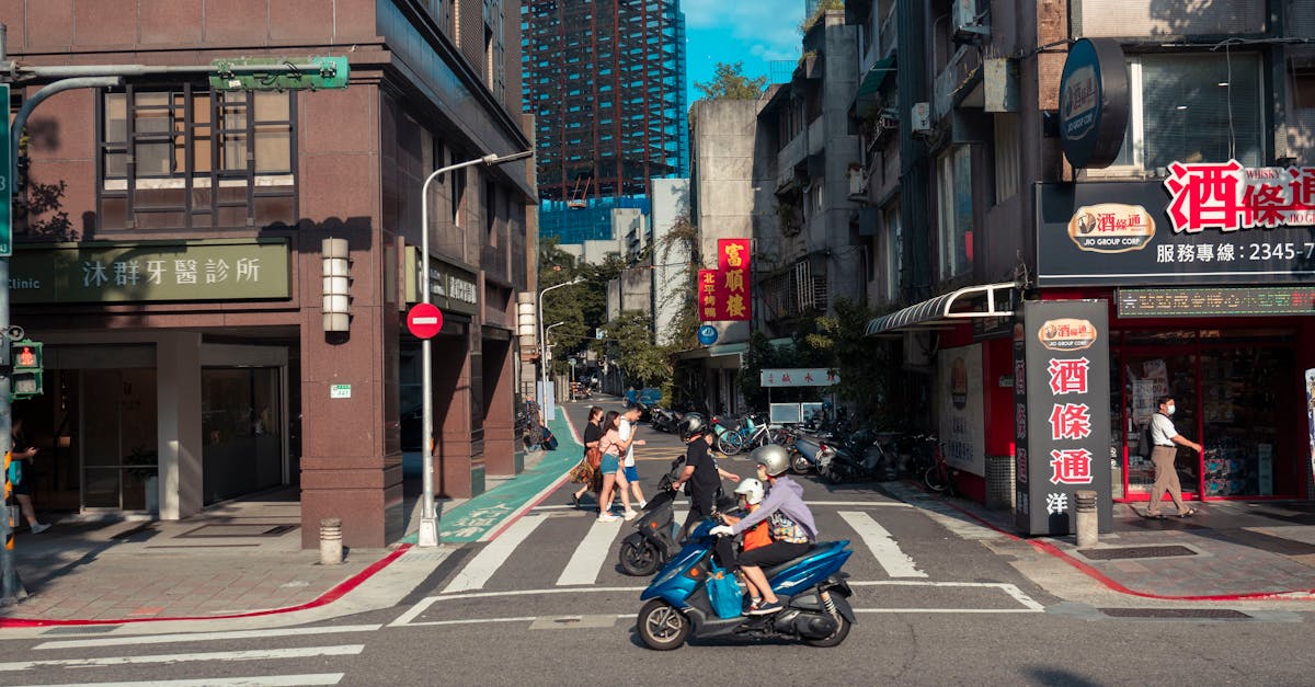 découvrez notre assurance scooter adaptée à vos besoins ! protégez votre deux-roues avec une couverture complète, des prix compétitifs et un service client disponible. assurez votre tranquillité d'esprit sur la route dès aujourd'hui.