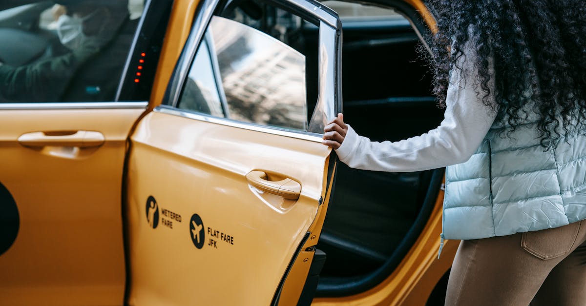 assurez votre jeune conducteur avec notre assurance auto adaptée, conçue spécialement pour les automobilistes de moins de 25 ans. profitez de tarifs attractifs et de protections sur mesure pour une conduite en toute sérénité.