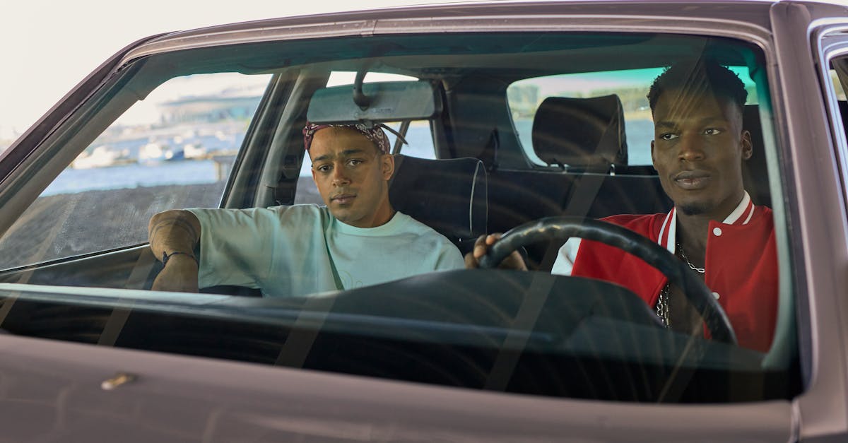 assurance jeune conducteur : protégez votre mobilité avec des options adaptées à votre budget. découvrez des tarifs compétitifs et des garanties sur mesure pour une première expérience de conduite sereine.