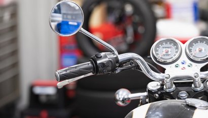 découvrez l'assurance moto gmf, une solution sur mesure pour protéger votre deux-roues. profitez de garanties complètes, d'un service client à l'écoute et d'options adaptables pour une tranquillité d'esprit sur la route.
