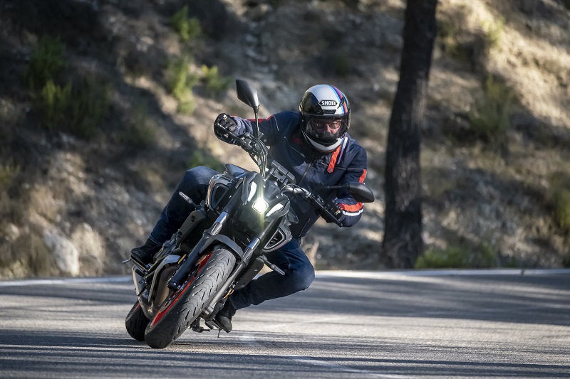 découvrez notre guide complet sur l'assurance mt-07 a2 pour motards. protégez votre moto avec les meilleures options d'assurance adaptées à votre modèle et à vos besoins, tout en bénéficiant de conseils pratiques pour optimiser votre couverture.