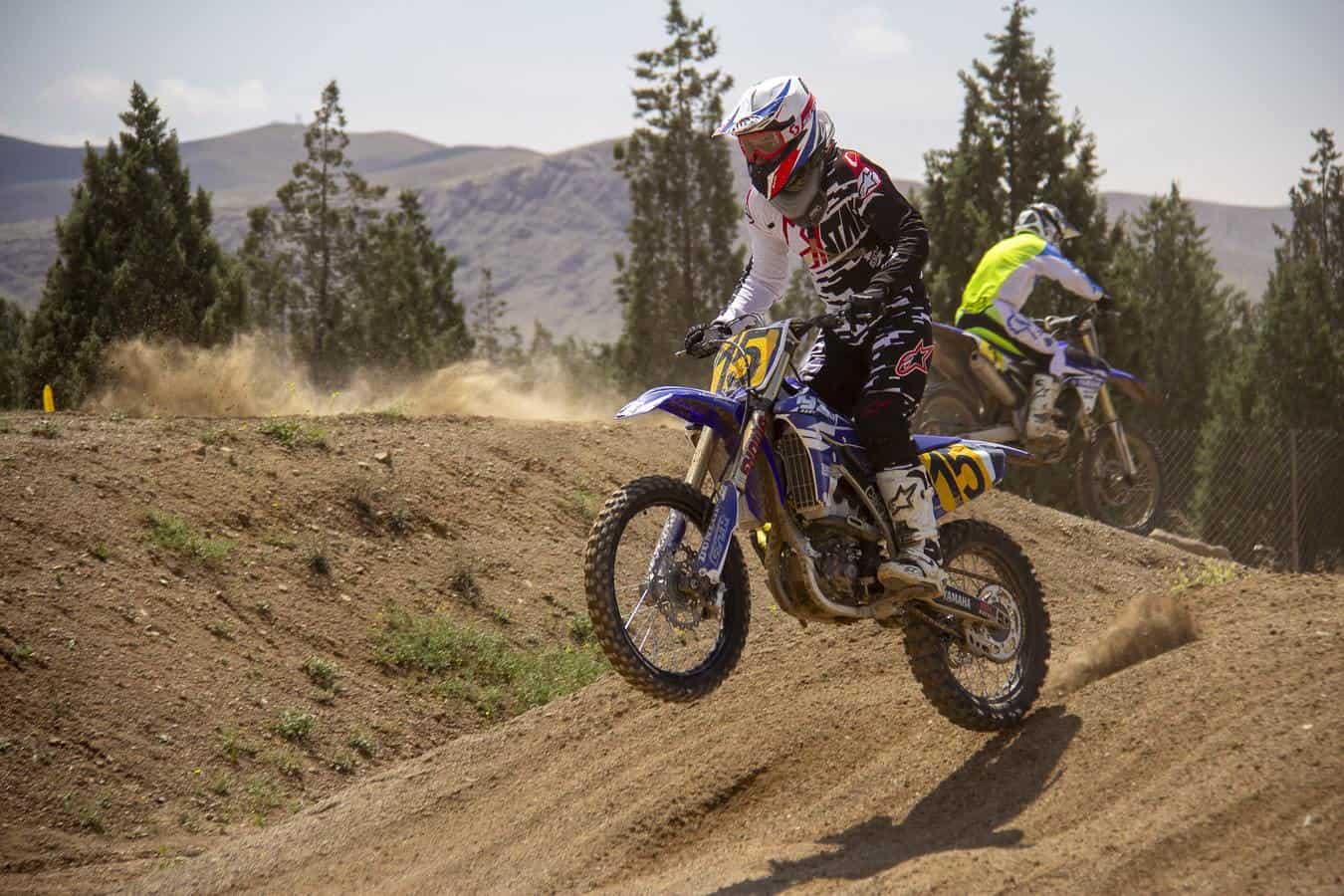 découvrez comment faire le meilleur choix en matière de couverture d'assurance moto. comparez les options, les garanties essentielles et trouvez la protection qui correspond à vos besoins et à votre budget.