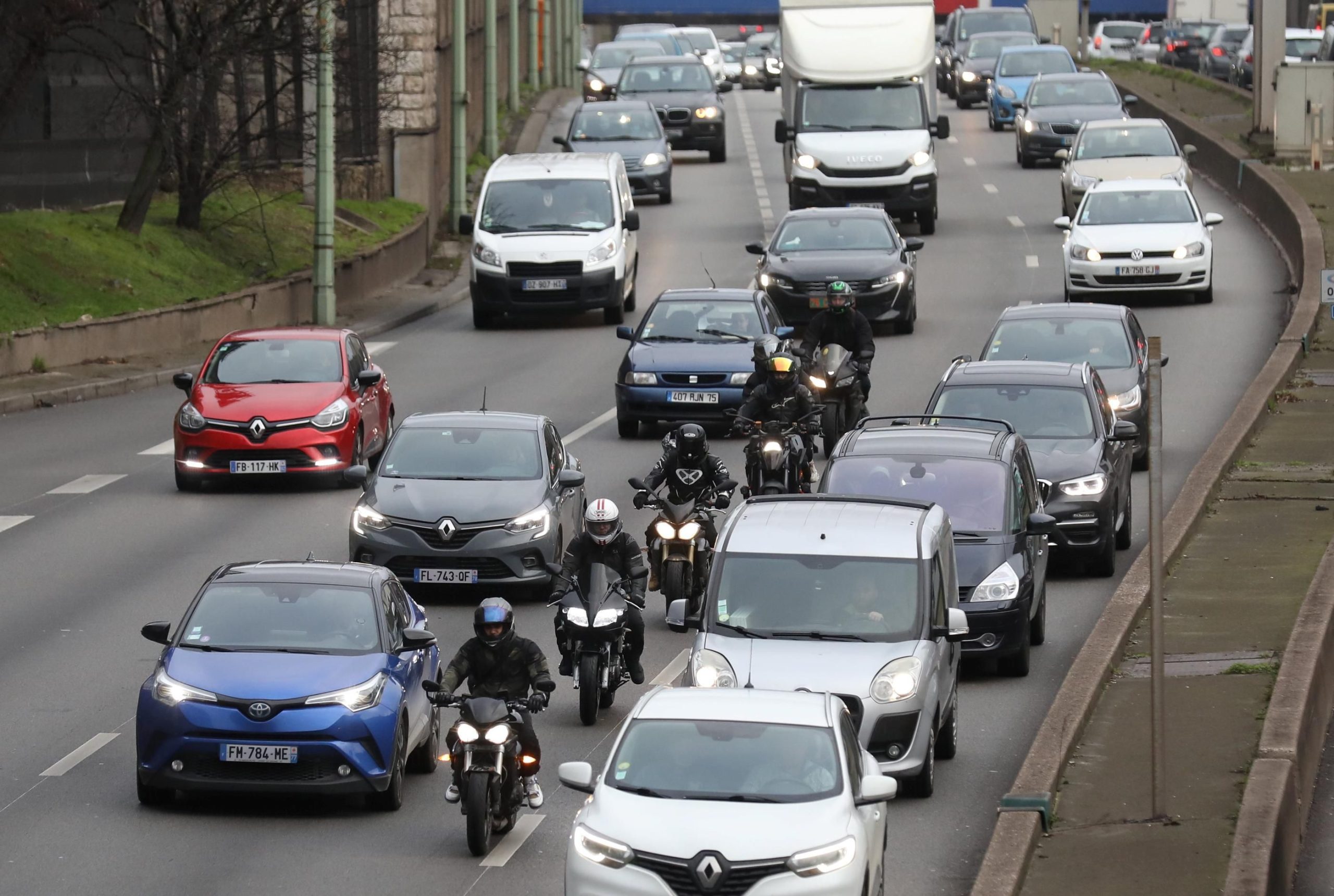 découvrez comment protéger votre furet avec une assurance moto adaptée. apprenez les meilleures options pour assurer votre véhicule tout en prenant soin de votre compagnon à quatre pattes. informez-vous sur les spécificités de l'assurance moto pour les propriétaires d'animaux.