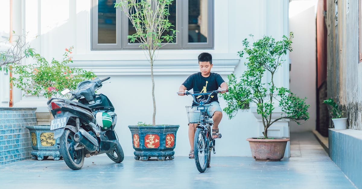 obtenez la meilleure assurance pour votre moto avec nos options personnalisées. protégez votre véhicule et votre tranquillité d'esprit grâce à des couvertures adaptées à vos besoins spécifiques.