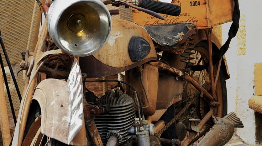 protégez votre moto de collection avec une assurance spécialisée qui prend en compte sa valeur et son statut unique. bénéficiez d'une couverture adaptée, d'une assistance personnalisée et d'une tranquillité d'esprit pour préserver votre précieux véhicule.