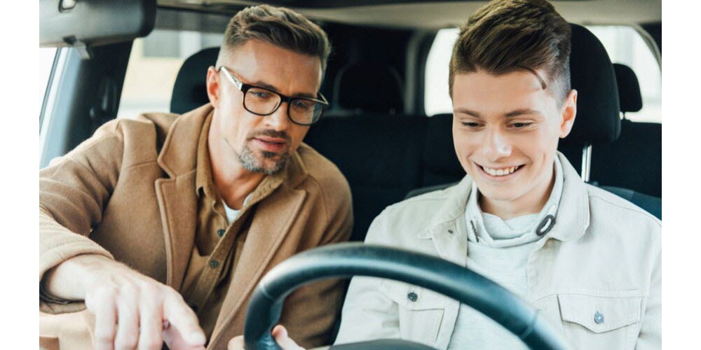 découvrez nos offres d'assurances pour jeunes permis, adaptées à vos besoins et à votre budget. bénéficiez de conseils personnalisés et d'une couverture optimale pour conduire en toute sérénité.