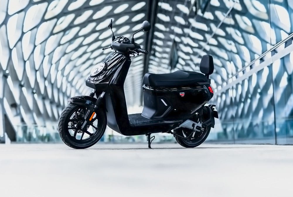 découvrez nos offres d'assurances pour scooter 125, adaptées à vos besoins et votre budget. protégez votre véhicule avec des garanties complètes et profitez de conseils d'experts pour rouler en toute sérénité.