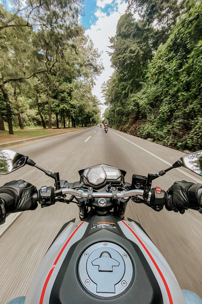 découvrez notre comparateur d'assurance pour cyclomoteurs et trouvez la couverture idéale à un prix compétitif. comparez les offres des meilleurs assureurs en quelques clics et protégez votre véhicule tout en économisant.