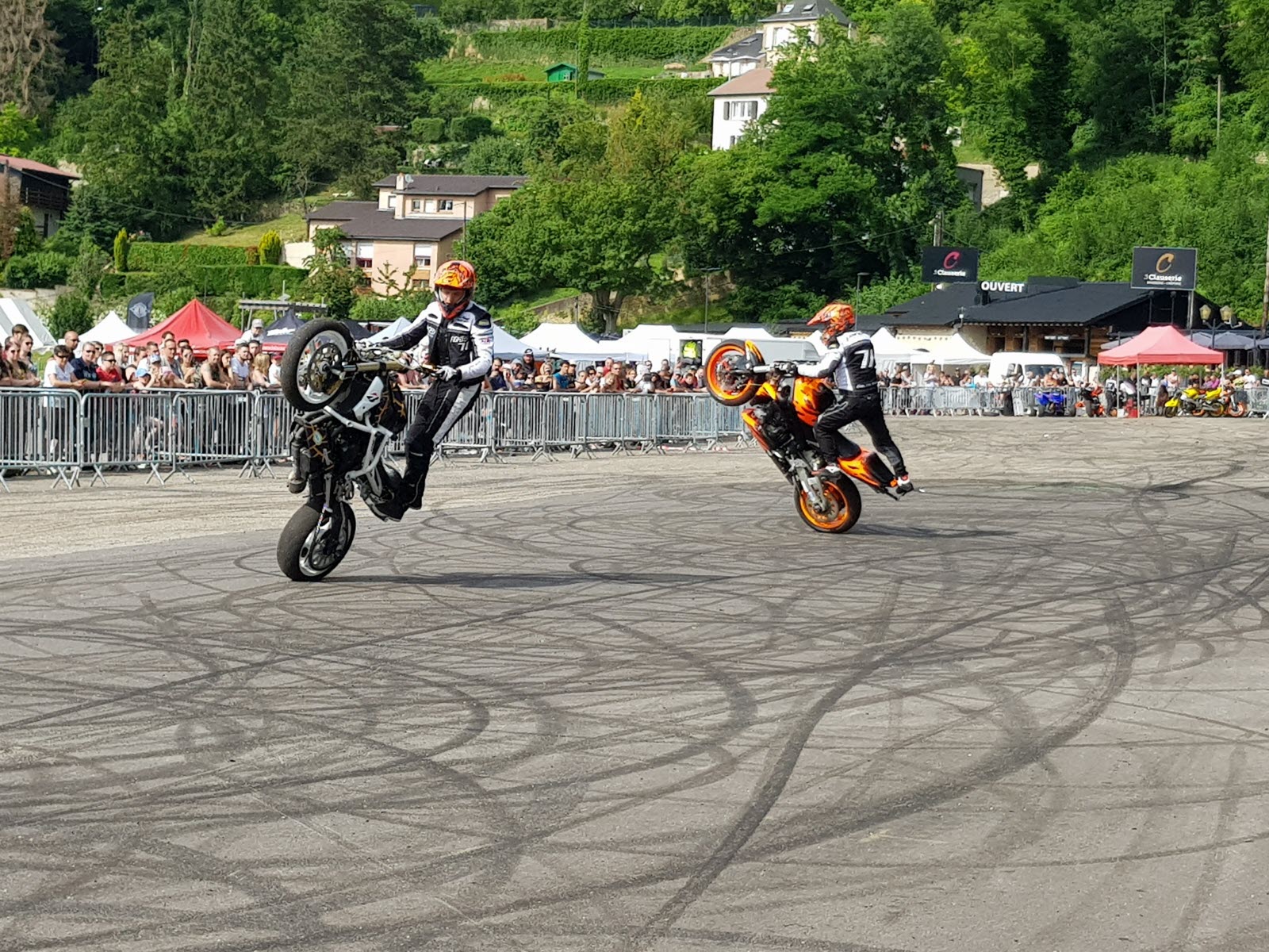 découvrez des astuces pratiques et des conseils pour économiser sur votre moto, que ce soit pour l'entretien, l'assurance ou le carburant. roulez malin tout en réduisant vos dépenses !