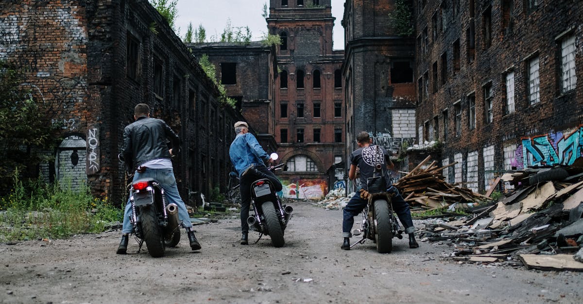 découvrez notre vaste sélection de casques de moto alliant sécurité, confort et style. trouvez le casque parfait pour vos besoins, des modèles sportifs aux designs classiques, et roulez en toute confiance sur la route.