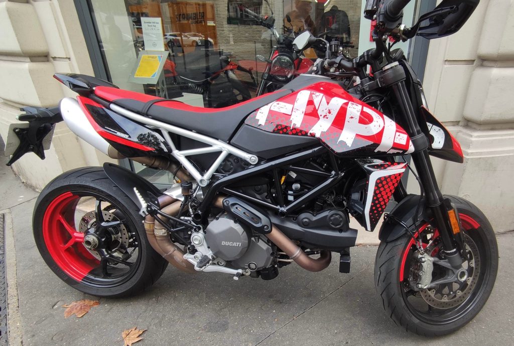 découvrez le gp 800 bridable a2, un modèle innovant alliant performance et confort. idéal pour les passionnés, il offre une grande maniabilité sur route. explorez ses caractéristiques techniques et profitez d'une expérience de conduite exceptionnelle.