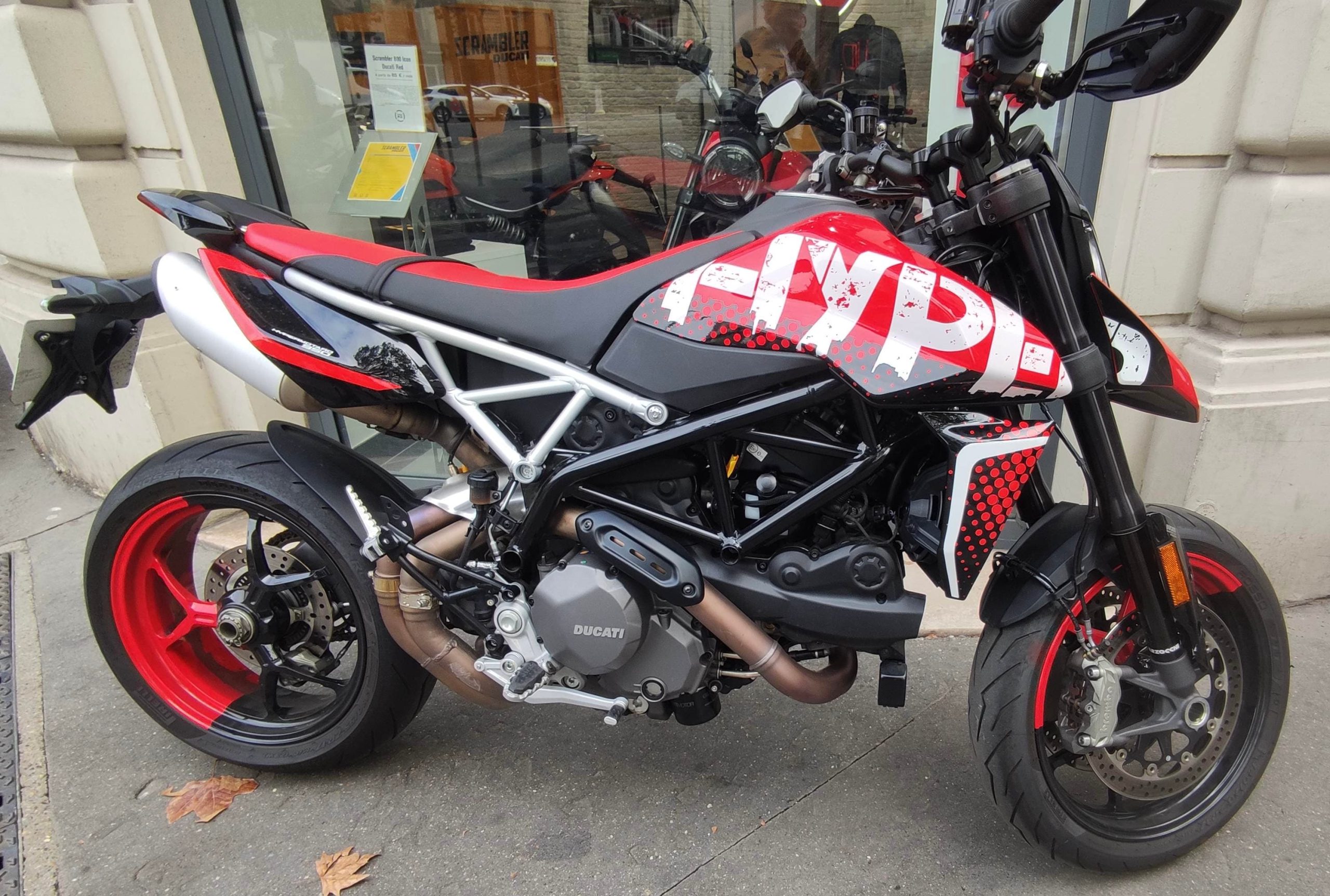 découvrez le gp 800 bridable a2, un modèle innovant alliant performance et confort. idéal pour les passionnés, il offre une grande maniabilité sur route. explorez ses caractéristiques techniques et profitez d'une expérience de conduite exceptionnelle.