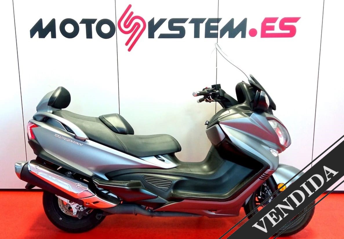 découvrez le burgman 650 a2, un scooter 3 roues alliant confort et performance. parfait pour les trajets quotidiens ou les escapades sur route, il offre une conduite stable et sécurisée. plongez dans l'univers du deux-roues haut de gamme et profitez d'un design élégant associé à des innovations technologiques.