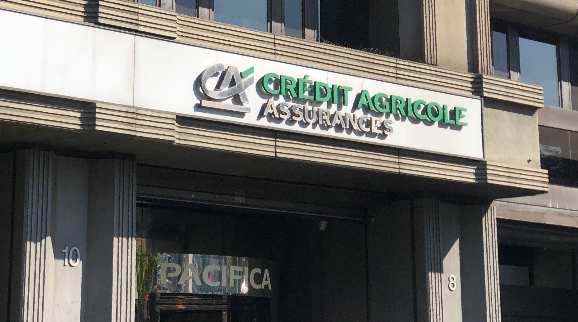 découvrez lcl assurances iard, votre partenaire pour des solutions d'assurance adaptées à vos besoins. protégez votre patrimoine avec des couvertures sur-mesure en matière d'immobilier, automobile et responsabilité civile. faites le choix de la tranquillité d'esprit avec lcl.