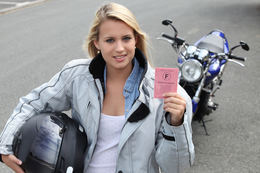 obtenez votre permis moto facilement et rapidement ! découvrez tout ce que vous devez savoir sur les démarches, les formations et les conseils pour réussir votre examen de conduite moto. embarquez pour de nouvelles aventures sur deux roues.