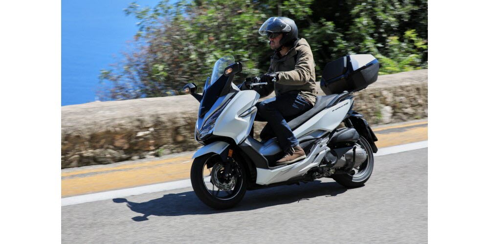 découvrez comment la puissance d'une moto de 35 kw se traduit en cm3, et apprenez tout sur les spécifications techniques, les performances et les avantages des motos de cette catégorie. idéal pour les passionnés de deux roues et ceux cherchant à optimiser leur choix de moto.