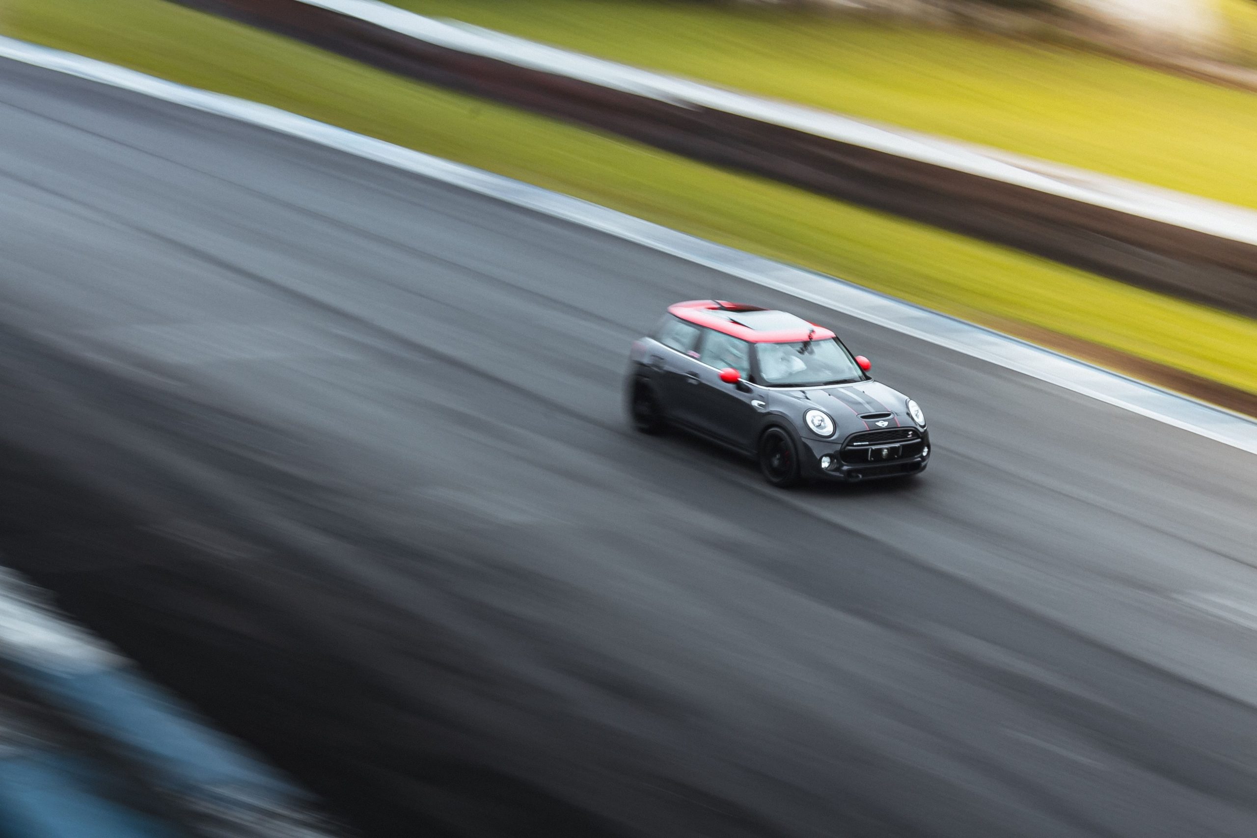 découvrez les avantages de l'assurance auto matmut, une couverture complète et adaptée à vos besoins, avec un service client à l'écoute et des tarifs compétitifs. protégez votre véhicule en toute sérénité.