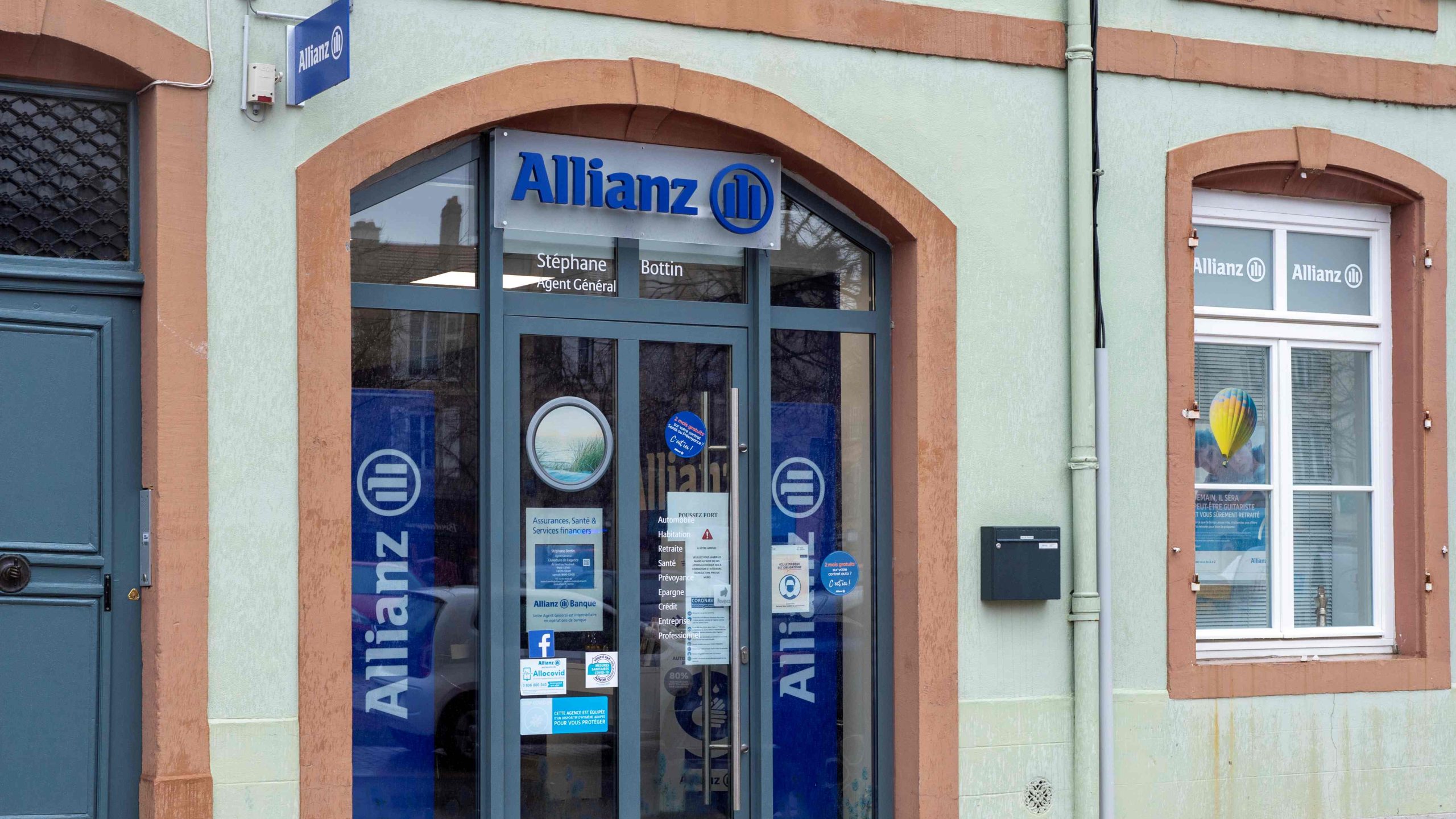 découvrez l'assurance moto collection d'allianz, conçue spécialement pour les passionnés de motos anciennes. profitez d'une couverture sur mesure et de services adaptés pour protéger votre précieux deux-roues tout en garantissant votre tranquillité d'esprit.