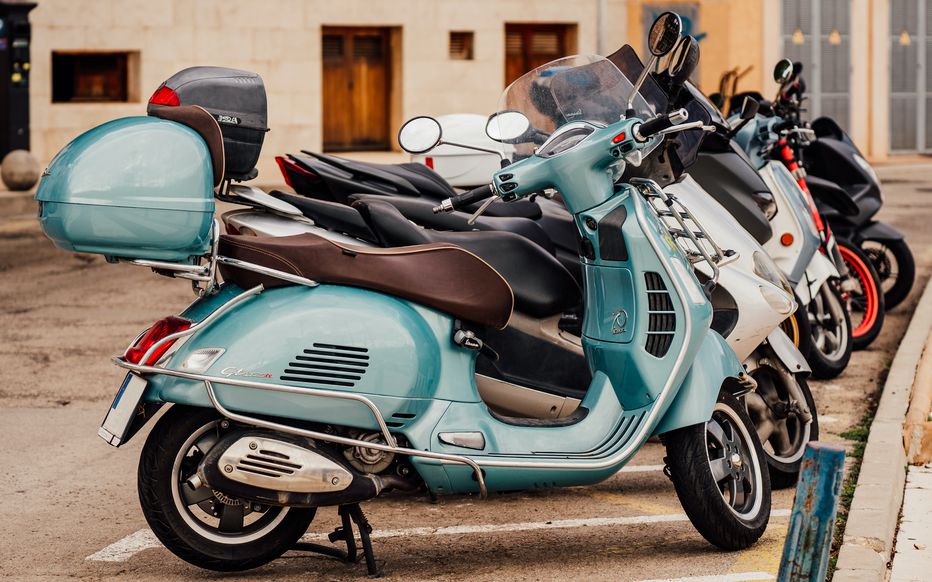 découvrez notre comparatif des meilleurs contrats d'assurance pour scooter 50 cc. explorez les offres, les garanties, les prix et les conseils pour choisir l'assurance adaptée à vos besoins et rouler en toute sécurité.