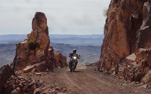 découvrez notre guide complet sur l'assurance moto au maroc. informez-vous sur les types de couvertures, les démarches à suivre et les conseils pour choisir la meilleure assurance pour votre deux-roues. protégez-vous et votre moto avec des informations claires et utiles.