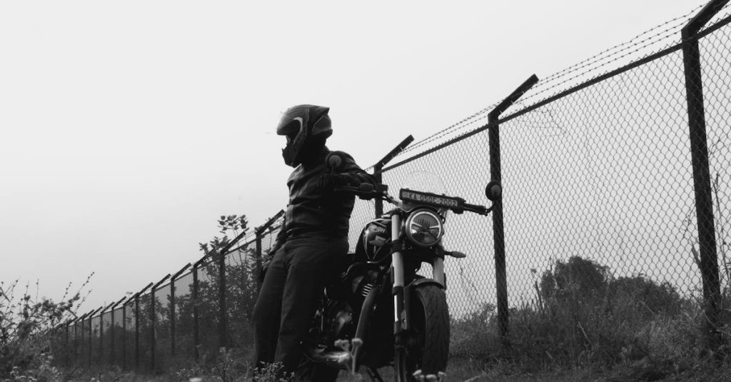 obtenez la meilleure assurance pour votre moto avec notre guide complet. comparez les tarifs, découvrez les options de couverture et trouvez la police idéale pour protéger votre cyclomoteur. profitez de conseils d'experts et de solutions adaptées à vos besoins.