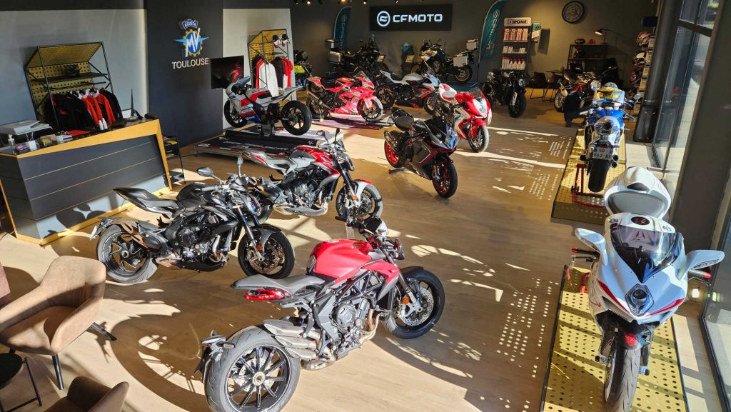 protégez votre moto avec notre assurance garages dédiée. découvrez des options adaptées à vos besoins pour assurer la sécurité de votre véhicule tout en bénéficiant d'une couverture complète et d'un service client réactif.