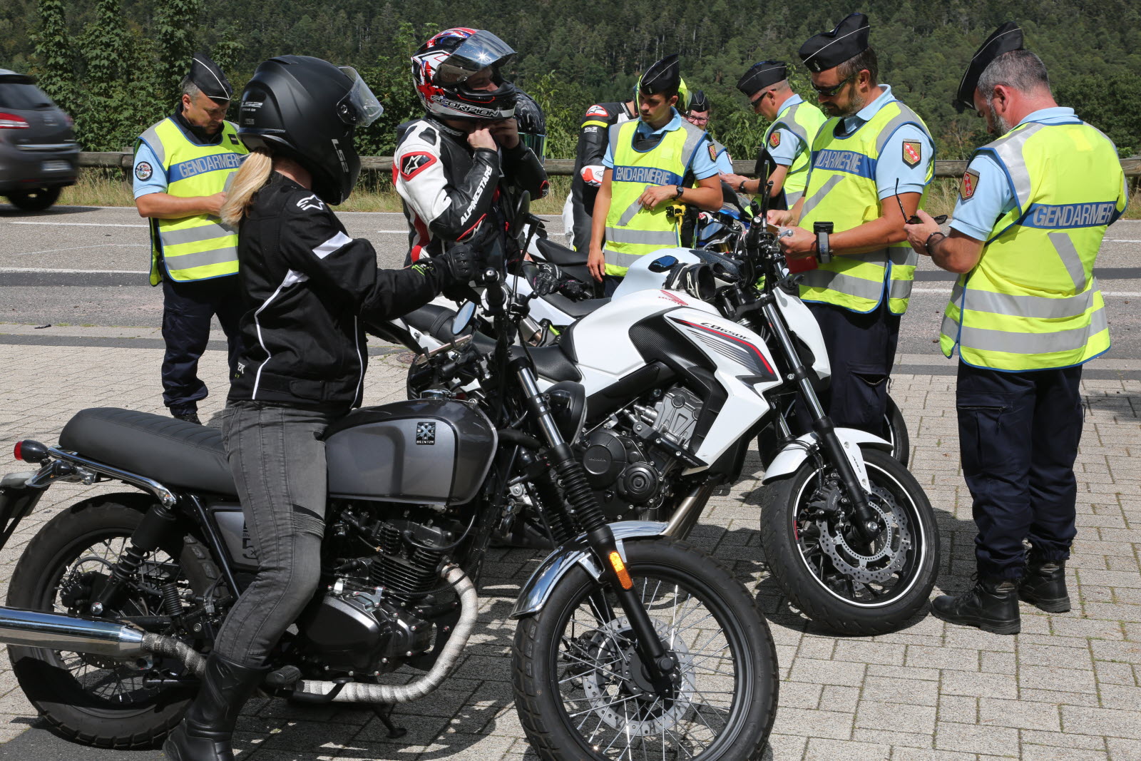 découvrez les dernières actualités et infos essentielles pour les motards, incluant des conseils de sécurité, des événements à ne pas manquer et des astuces pour maximiser votre expérience de conduite.