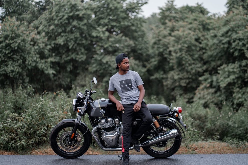 découvrez des options d'assurance moto adaptées aux jeunes conducteurs. profitez de tarifs compétitifs, de couvertures personnalisées et d'une protection optimale pour rouler en toute sérénité. assurez votre scooter ou moto et rejoignez la route en toute confiance !