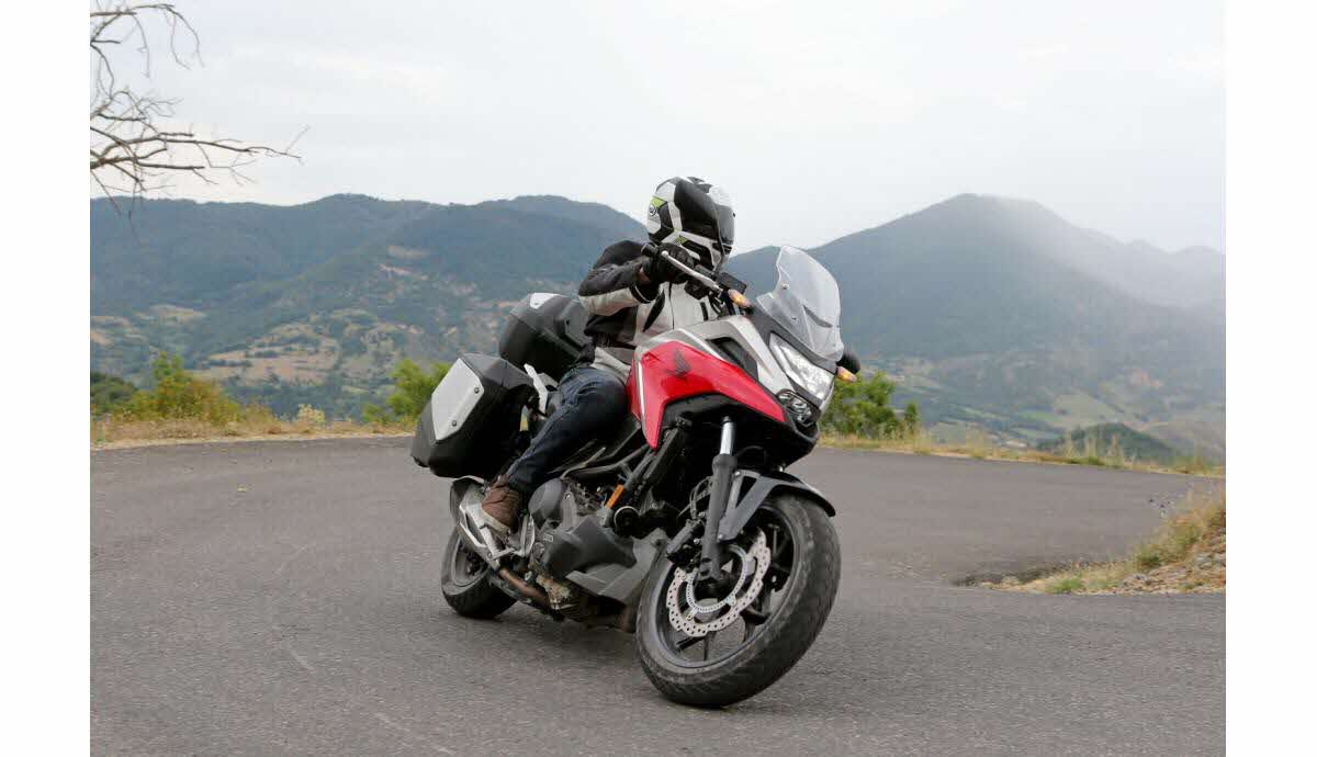 découvrez notre sélection de motos 2 temps adaptées pour le permis a2. performantes et légères, elles offrent une expérience de conduite dynamique et plaisante. parfaites pour les jeunes conducteurs désireux d'explorer la route avec style et sécurité.