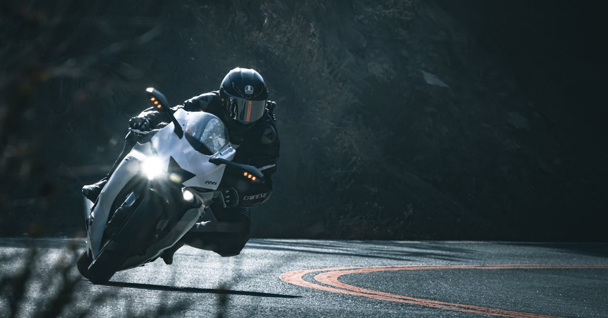 découvrez comment maximiser vos économies sur l'assurance moto grâce à des réductions exclusives. trouvez les meilleures offres et conseils pour bénéficier de tarifs avantageux tout en protégeant votre deux-roues.