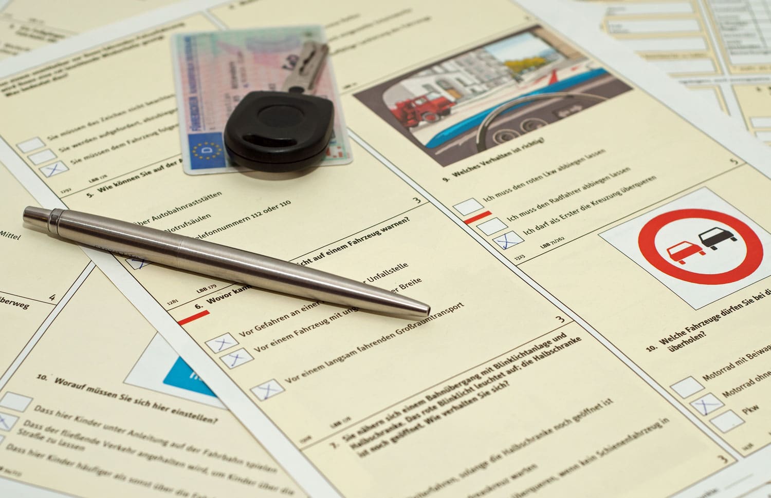 découvrez ornikar, votre allié pour réussir l'examen de permis de conduire. profitez de cours en ligne complets, de conseils d'experts et de simulations d'examen pour maximiser vos chances de succès. préparez-vous efficacement et en toute confiance avec ornikar.