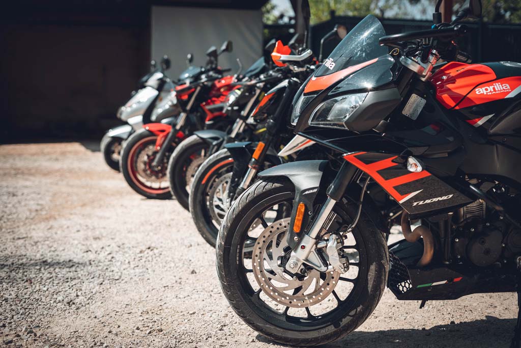 obtenez votre permis a1 pour moto et accédez à la conduite des deux-roues légers. découvrez les conditions, les étapes de formation et les avantages de posséder ce permis. préparez-vous à vivre votre passion en toute sécurité !