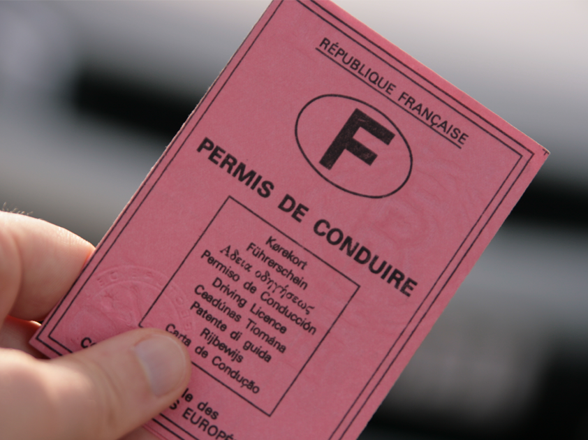 obtenez votre permis de conduire facilement et rapidement grâce à nos conseils et ressources. découvrez les étapes essentielles pour réussir votre examen, tout en vous informant sur les règles de la route et la sécurité routière.