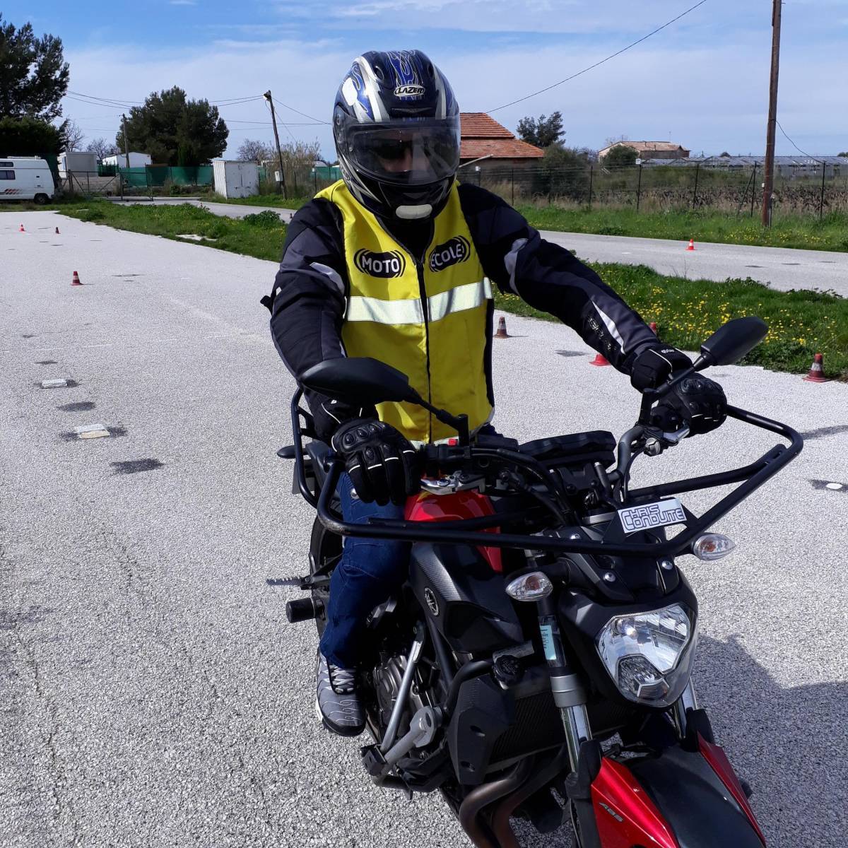obtenez votre permis moto a2 rapidement avec notre formation accélérée. profitez de cours pratiques et théoriques adaptés à vos besoins pour devenir un motard compétent et sécurisé en un rien de temps.
