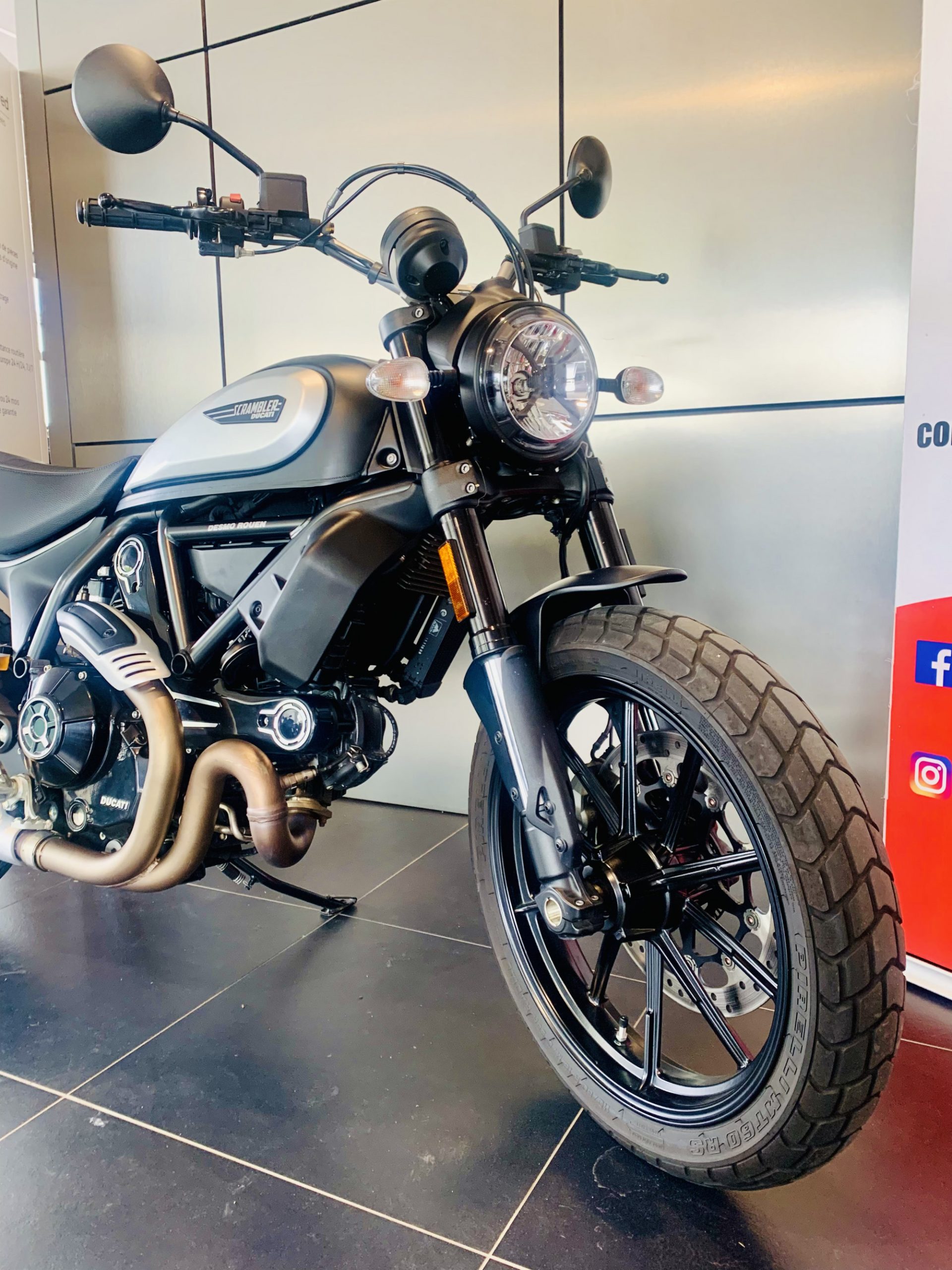 découvrez tout ce qu'il faut savoir sur le scrambler et le permis a2 : conseils d'achat, caractéristiques des modèles, exigences du permis et astuces pour bien débuter en moto. profitez d'une expérience de conduite unique adaptée aux passionnés d'aventure !