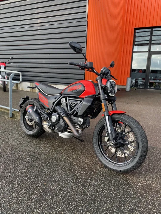 découvrez tout ce qu'il faut savoir sur les scramblers et le permis a2 : les caractéristiques des motos, les exigences du permis, et les conseils pour bien débuter cette passion sur deux roues.