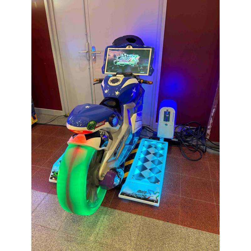 découvrez notre simulateur moto immersif qui vous permet de vivre l'adrénaline de la conduite sur deux roues. parfait pour les amateurs de sensations fortes, ce simulateur vous offre une expérience réaliste et captivante, que vous soyez débutant ou expert. plongez dans l'univers de la moto sans quitter votre maison !