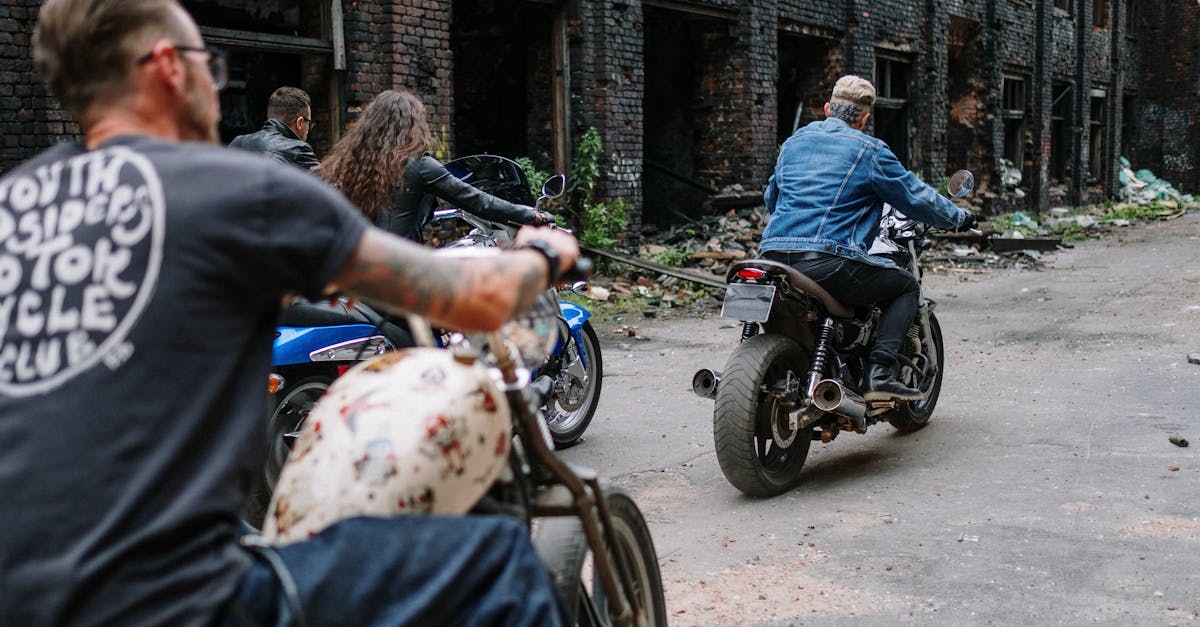découvrez l'univers passionnant des motocyclistes : conseils, équipements, distractions sur la route et partage d'expériences entre passionnés. que vous soyez novice ou expert, trouvez des informations utiles pour votre prochaine aventure à moto.