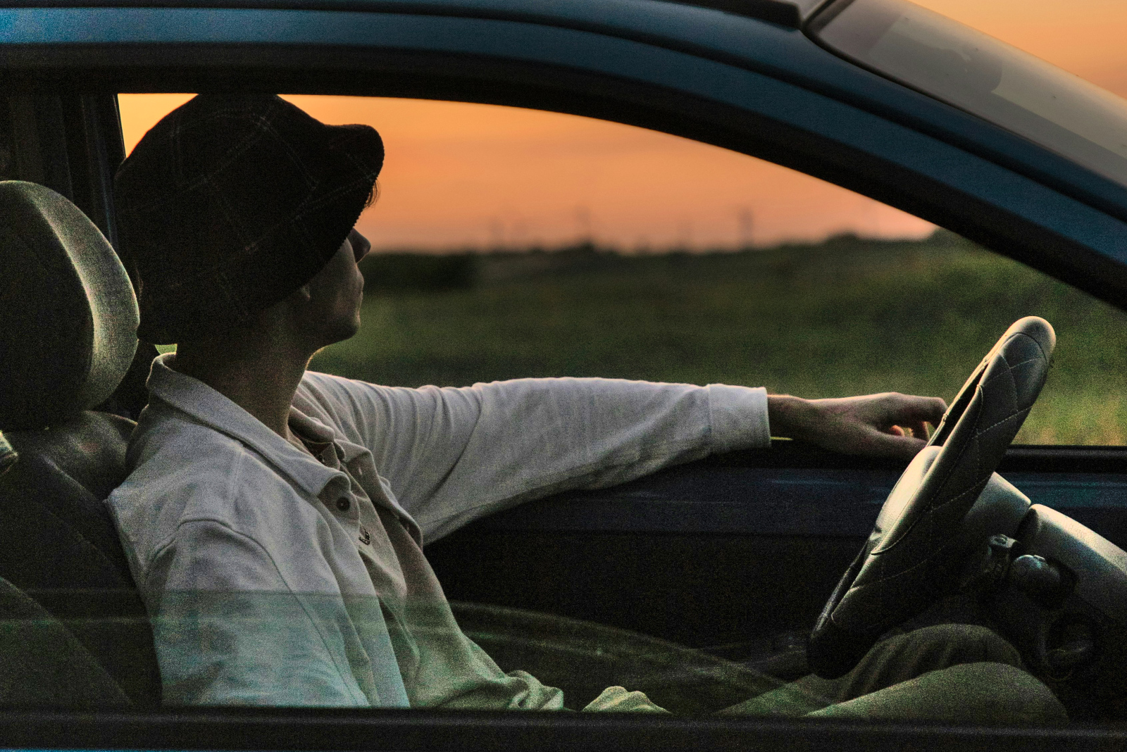 découvrez notre offre d'assurance jeune conducteur, conçue spécialement pour les conducteurs novices. profitez de tarifs avantageux, d'une couverture adaptée et d'un service client à votre écoute pour rouler en toute sérénité !