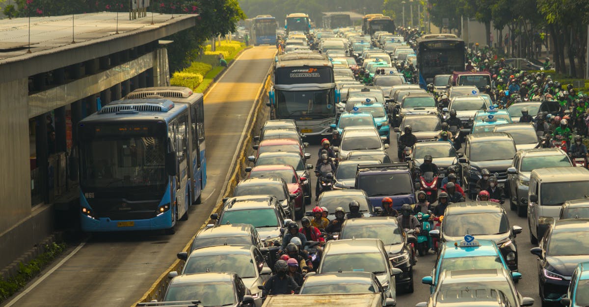 découvrez les tarifs d'assurance pour motos et comparez les meilleures offres pour protéger votre véhicule. obtenez des conseils sur les facteurs influençant les prix et des astuces pour économiser sur votre prime d'assurance moto.