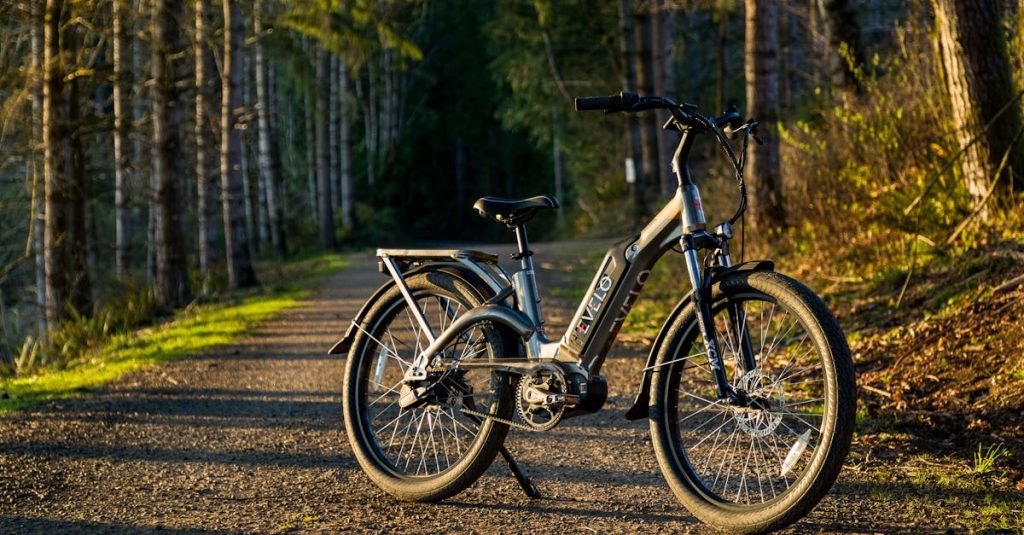 protégez votre deux-roues électrique avec une assurance adaptée. bénéficiez d'une couverture complète pour votre véhicule, incluant la responsabilité civile, la protection contre le vol et les dommages. découvrez nos options flexibles et trouvez la meilleure offre pour circuler en toute tranquillité.