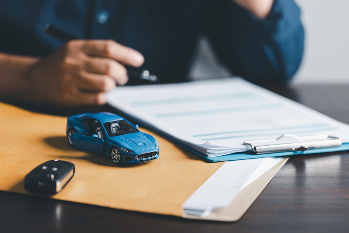 découvrez notre guide complet sur l'assurance auto : les types de couvertures, conseils pour choisir votre contrat, astuces pour réduire votre prime et ce qu'il faut savoir pour être bien protégé sur la route.